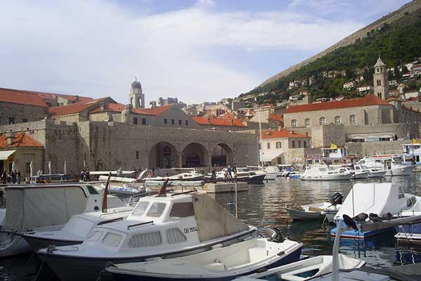Der alte Hafen von Dubrovnik
