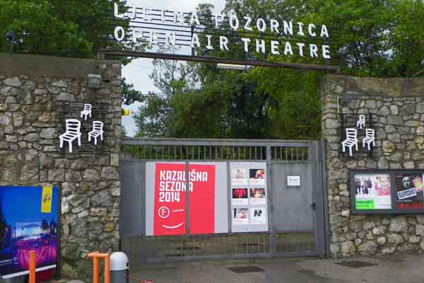 Eingang zum Sommer Open Air Theater