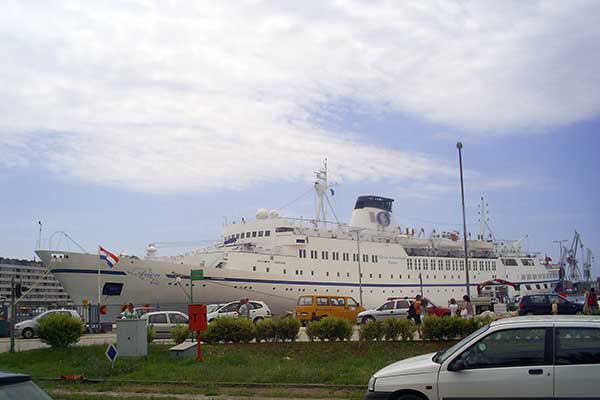 Im Hafen von Pula