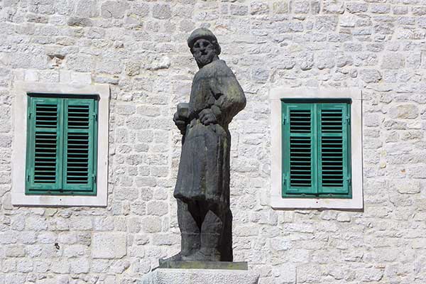 Šibenik - Denkmal von Juraj Dalmatinak