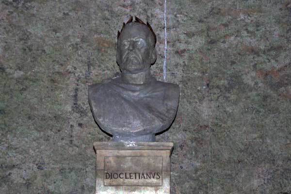 Die Büste des Kaisers Diokletian in seinem Palast