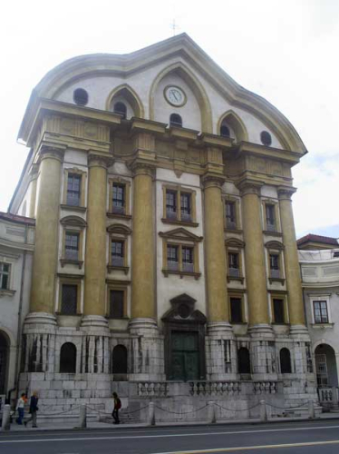 Die Ursulinenkirche in Ljubljana