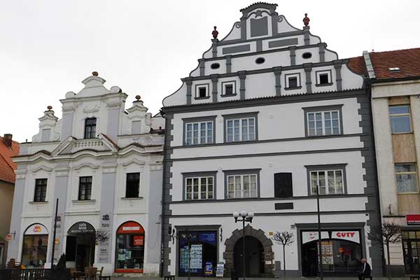 Wunderschöne Häuser am Großen Platz von Písek