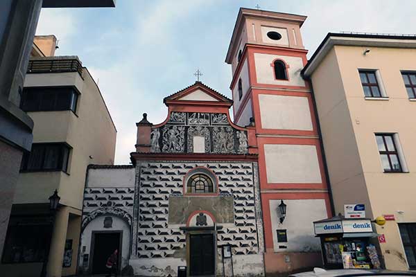 Die Klosterkirche der Kreuzerhöhung am Großen Platz in Písek