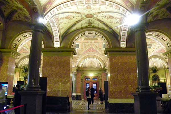 Im Inneren der Budapester Oper