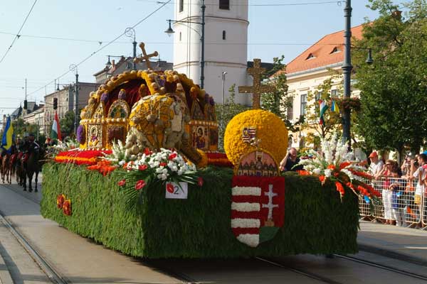 Beim Blumenkorso in Debrecen