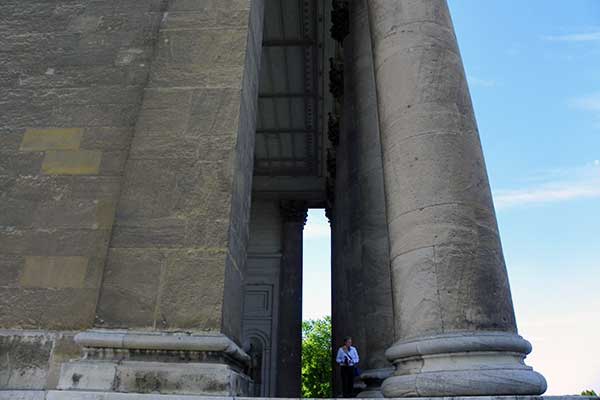 So klein ist der Mensch im Vergleich zu dem monumentalen Bau der Kathedrale