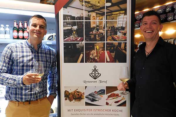 Inhaber Milan Prgomet mit den Chef des Restaurants Tartuf, Ivan Jušta Inhaber Milan Prgomet mit den Chef des Restaurants Tartuf, Ivan Jušta