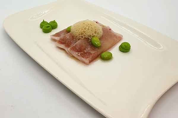 Otoro Carpaccio mit Edamame (Foto © Gastro Fisch Brač) Otoro Carpaccio mit Edamame (Foto © Gastro Fisch Brač)