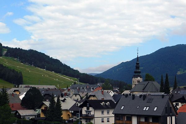 Skisport, Skifliegen und jede Menge Naturschönheiten bietet Kranjska Gora