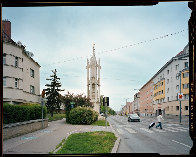 Spinnerin am Kreuz, 2024 (Foto © Heidi Horton Collection, Stephan Oláh)
