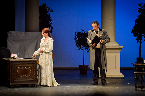 Violetta und Giorgio Germont (Foto © Nationaltheater Brno)