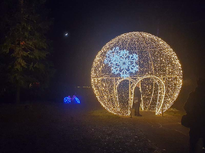 Die begehbare Lichtkugel