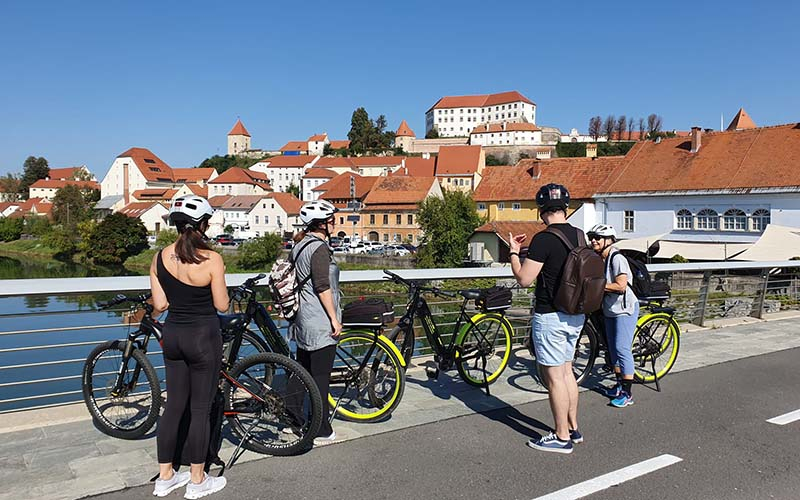 Wunderbare Aussicht auf das Schloss