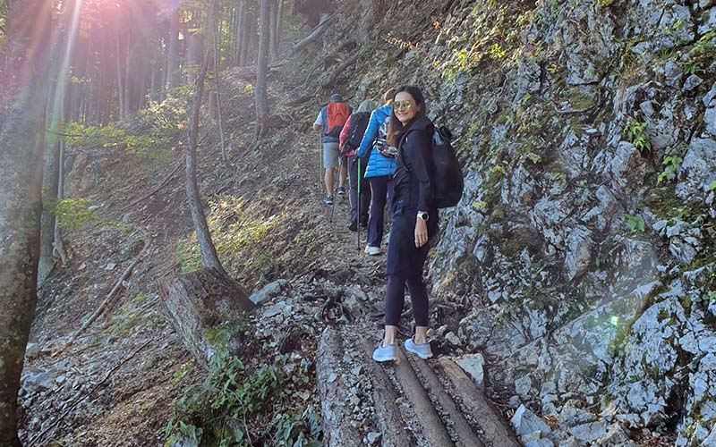 Nicht alle Holzstege hatten ein Geländer