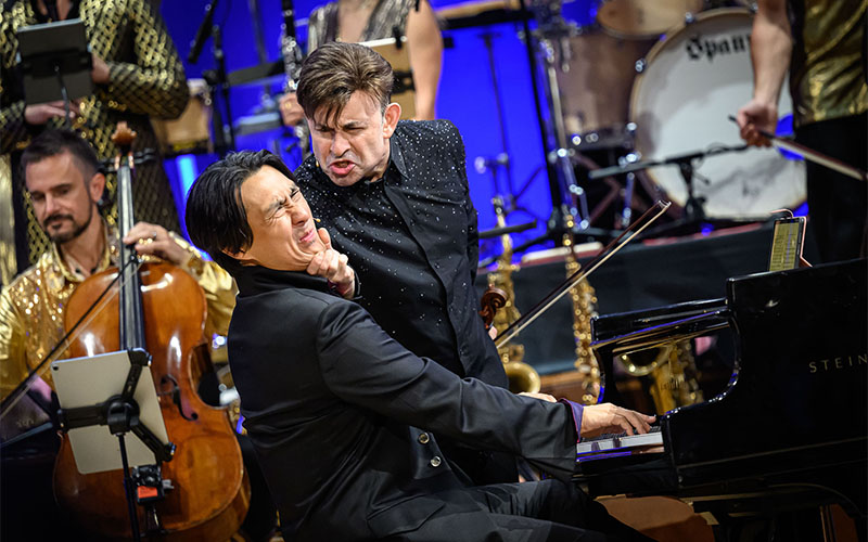 Igudesman & Joo und The Limitless Orchestra (Foto © Petra Hajska)