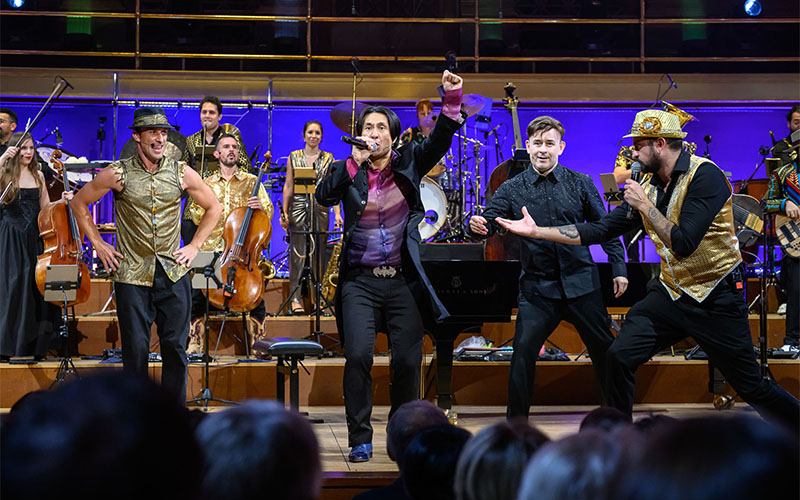Igudesman & Joo und The Limitless Orchestra (Foto © Petra Hajska)