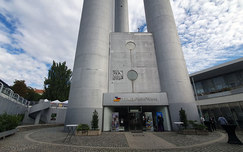 Der Eingang zum Fernsehturm