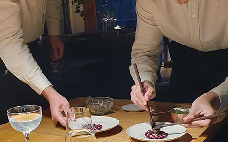 Feinstes Arbeiten am Tisch