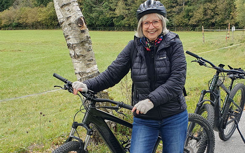 Am Rad zum Wasserfall unterwegs