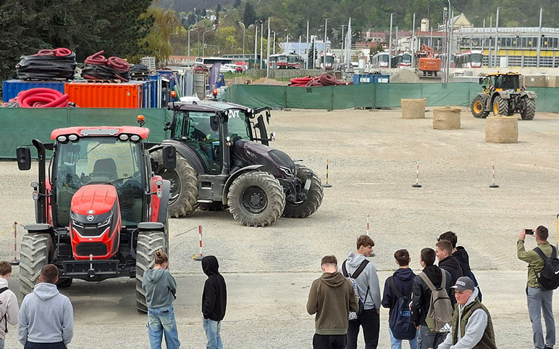 Einmal eine Runde Traktor fahren