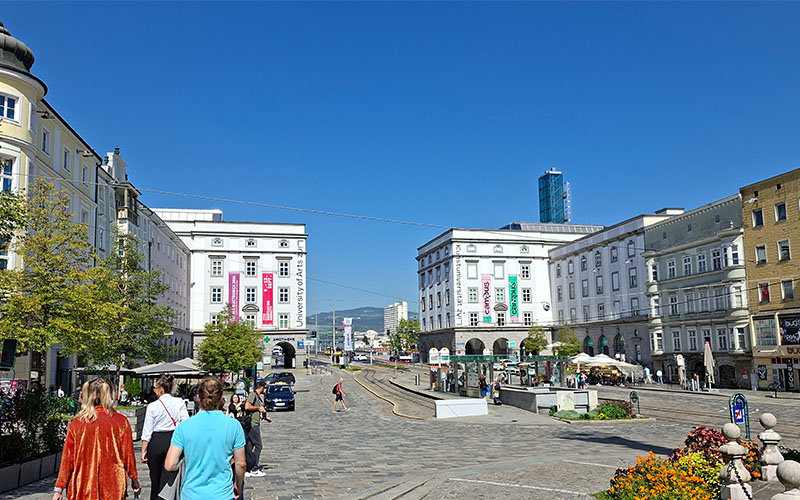 Blick auf die Kunstuni