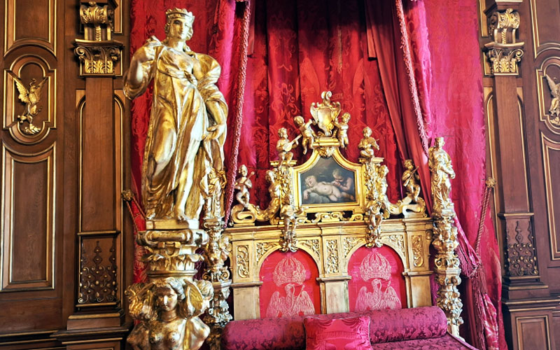 Das Prunkbett, ein Geschenk Napoleons III.