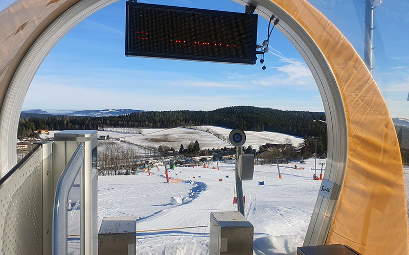 Die Spannung im Starthaus der Rennstrecke