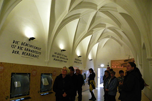 Beginn der Ausstellung