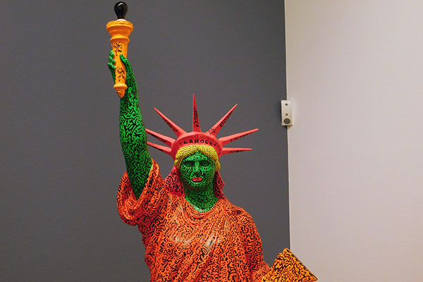 Die Freiheitsstatue à la Keith Haring in der Ausstellung in der Albertina