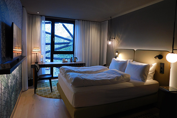 Blick in ein Zimmer im "Turm" des Hotels