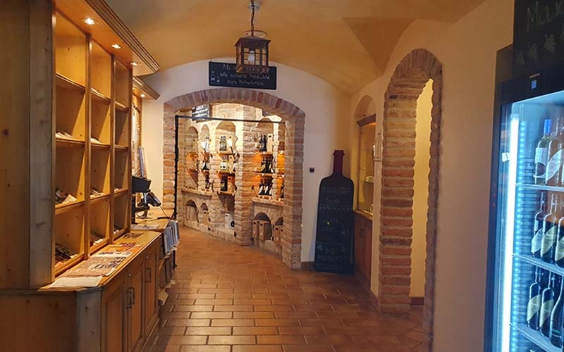Blick ins Restaurant Neustifter