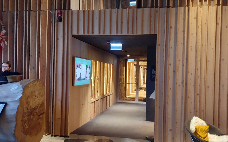 Im Eingangsbereich des Hotels Bohinj