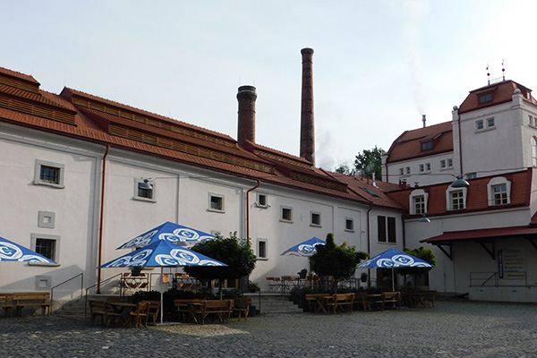 Blick auf Restaurant, Hotel und Brauerei 