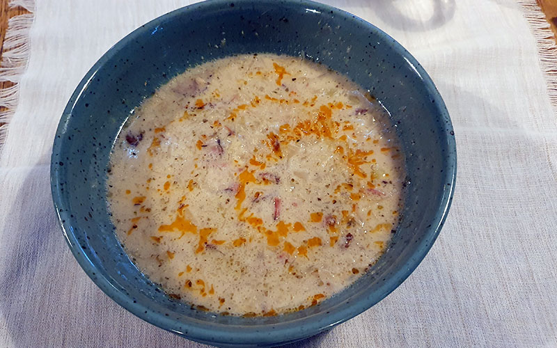 Sauerkrautsuppe mit Chorizo-Öl