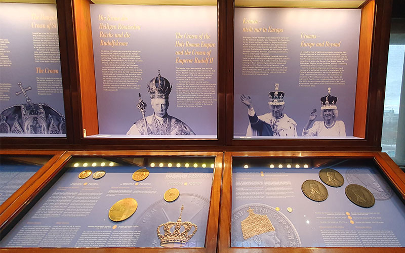 Blick in die Ausstellung im Münzkabinett