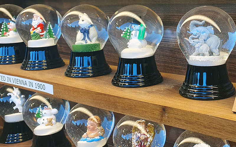 Eine Schneekugel als Souvenir