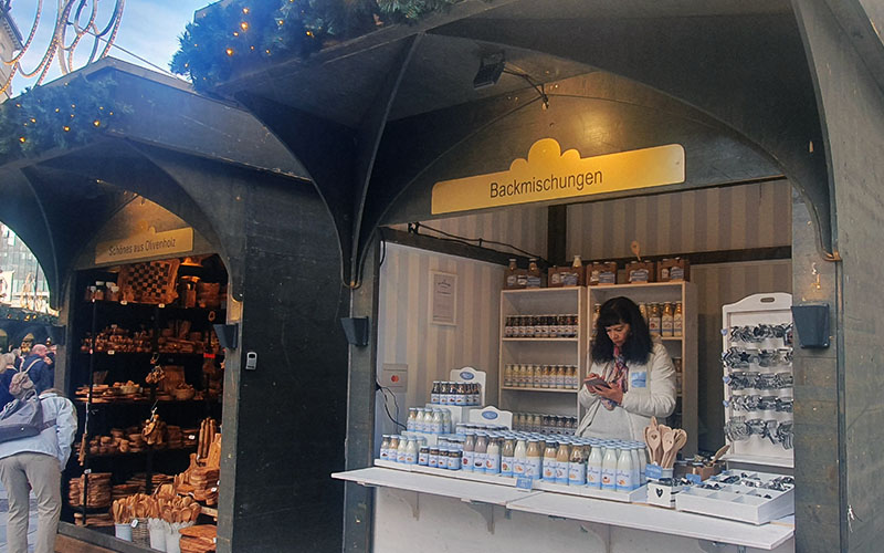 Backmischungen helfen beim weihnachtlichen Backen