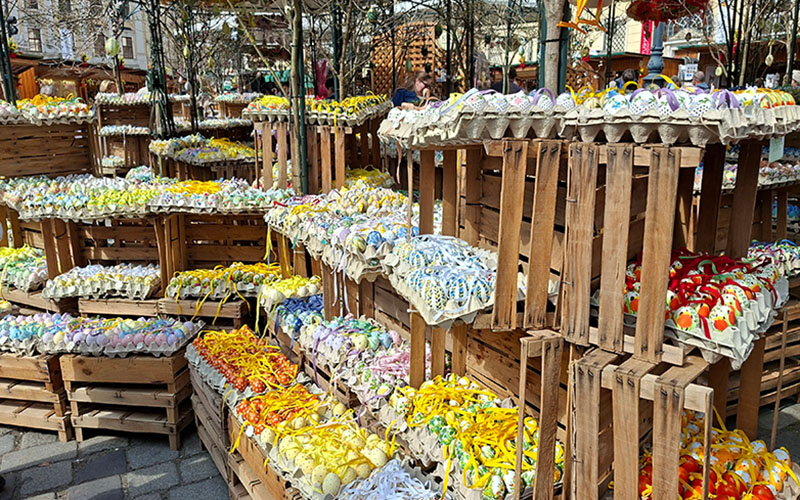 Jede Menge bunte Eier