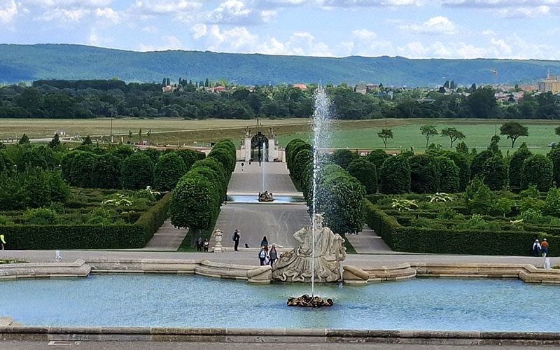 Verspielte Symmetrie - Der Barockgarten als Kunstwerk auf Schloss Hof