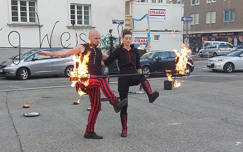 Eine tolle Feuershow zu Ehren von Georg Weissel