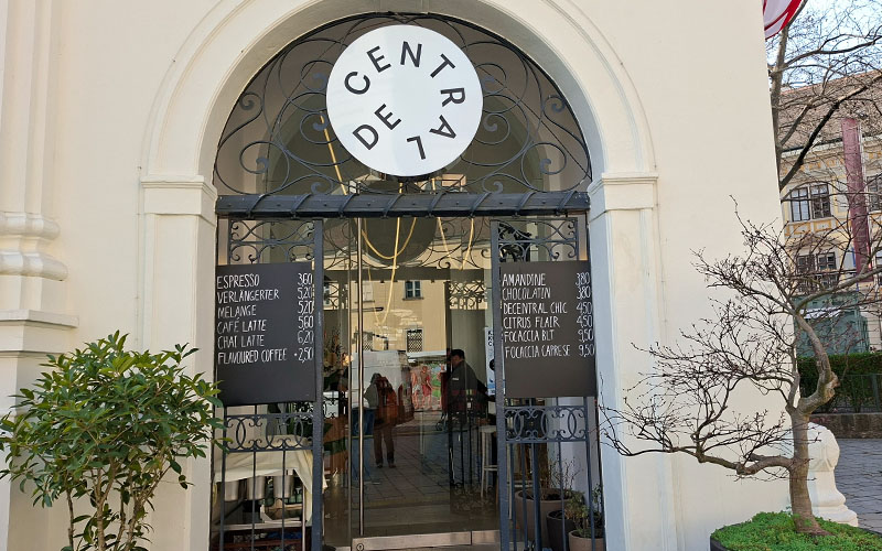 Das DeCentral auf der Freyung