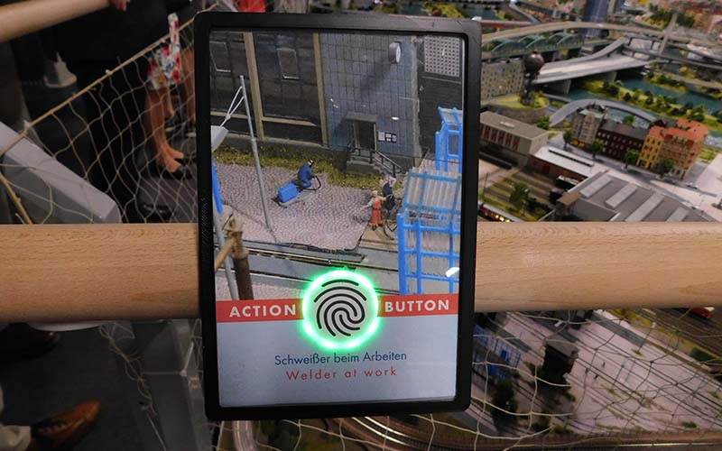 Die Action Buttons bringen noch mehr Leben in die Anlage (Foto © Königreich der Eisenbahnen)