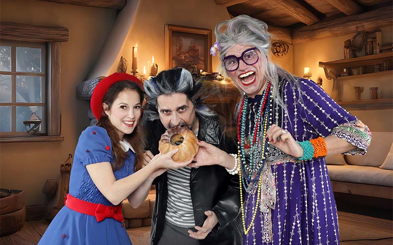 Rotkäppchen, Wolf und Oma (Foto © Märchensommer 2025)