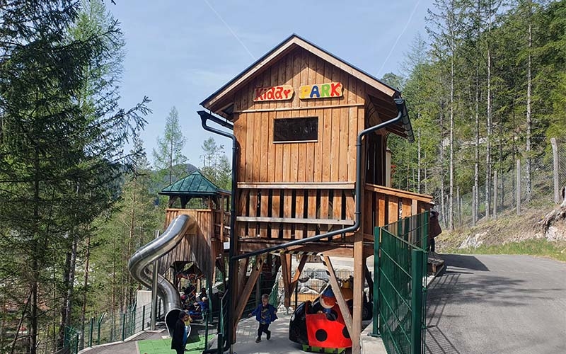 Der Kiddy-Park im weißen Zoo in Kernhof