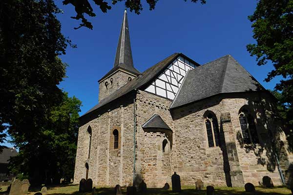 Die Stiepler Dorfkirche (Foto © Dagmar Postel)