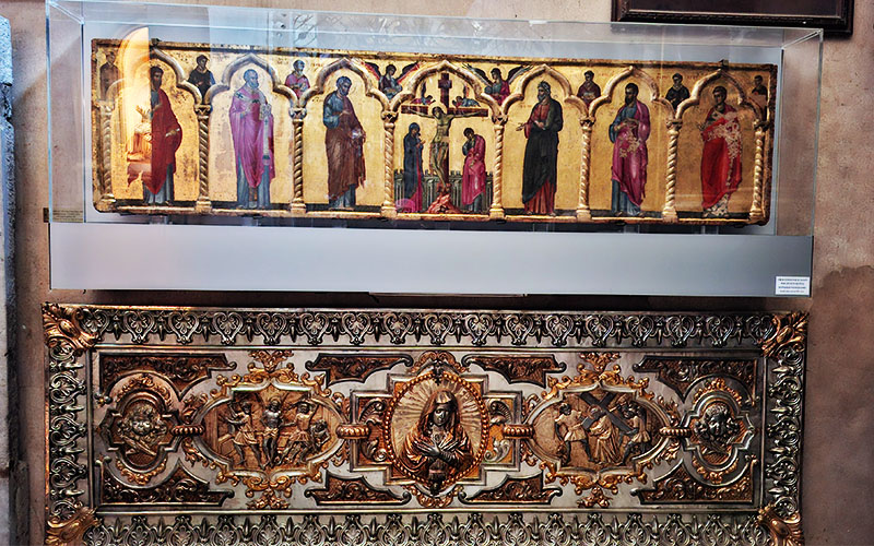 Im Inneren der Kathedrale San Giusto