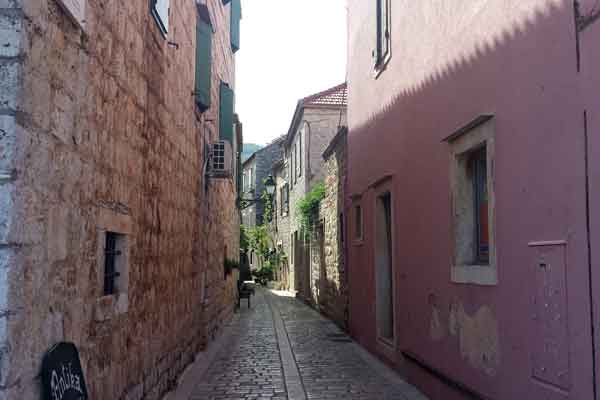 Die kleinen Gässchen in Stari Grad