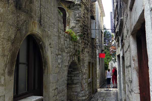 Ein Gässchen in Trogir