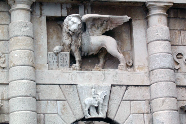 Der venezianische Löwe am Nova Vrata